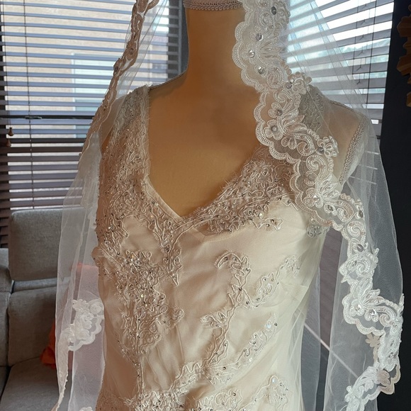 Vintage WEDDING DRESS - Picture 2 of 16